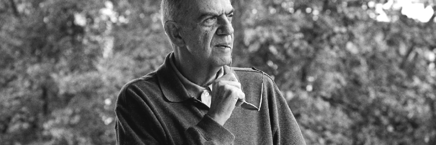 Μένης Κουμανταρέας, ένας κατεξοχήν και κατ' εξακολούθηση αθηναιογράφος.