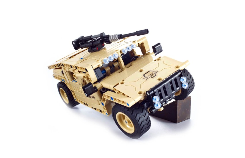 R/C ARMED OFF-ROAD VEHICLE 2.4G 4CH - 502PCS.